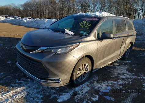 2021 Toyota Sienna Xle z USA, uszkodzony, nr VIN 5TDYRKEC6MS012714